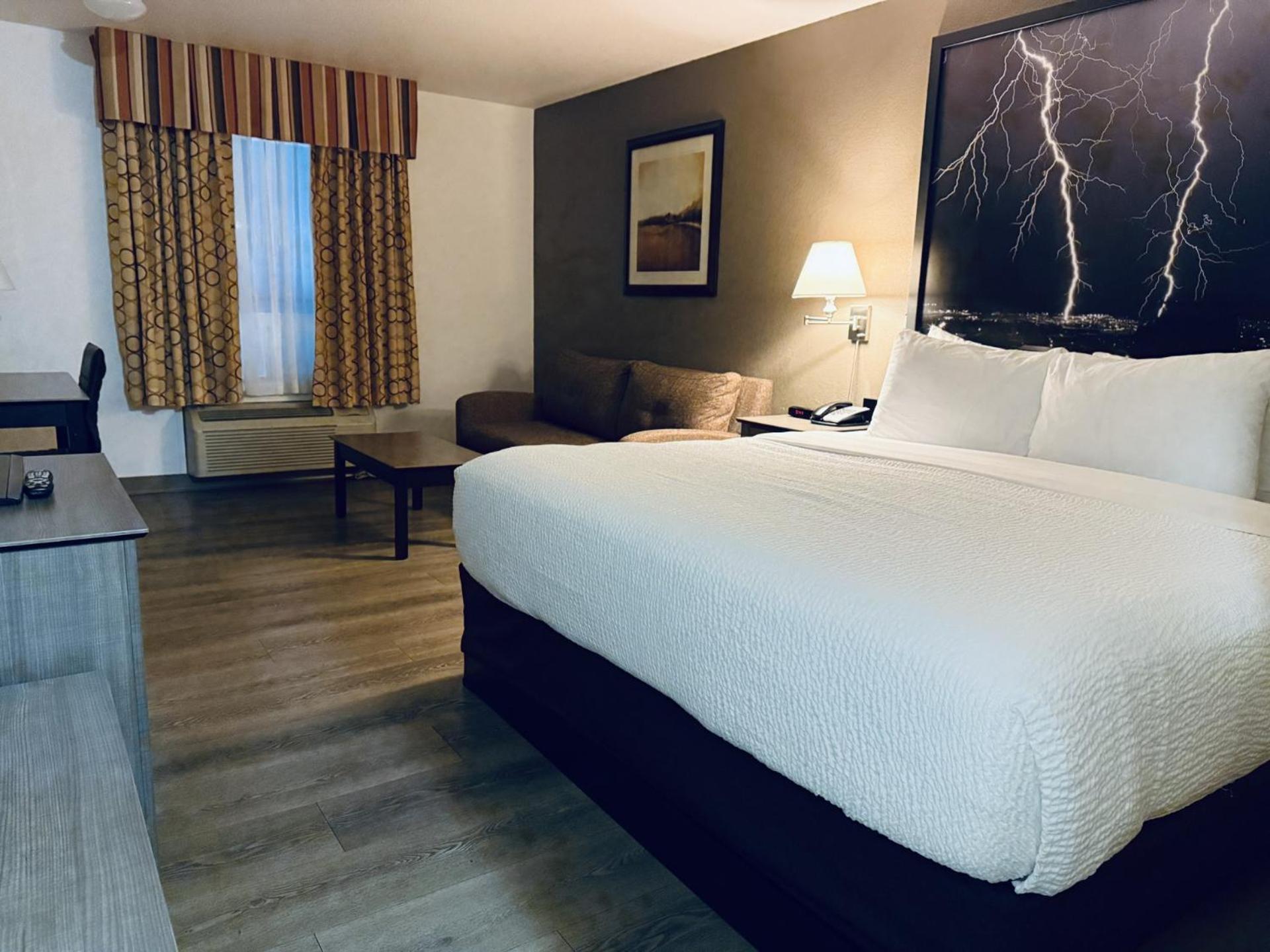 Super 8 By Wyndham Dawson Creek Hotel Exterior photo